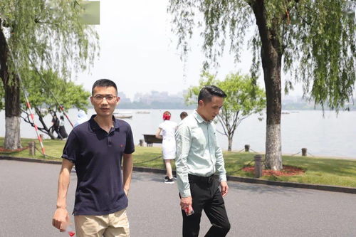 以健康體魄迎建黨百年 省經信廳干部職工開展環湖健身走活動